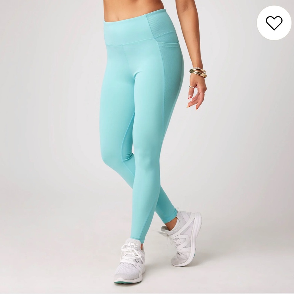 Tone It Up Sculpt Leggings in Coastal Shade